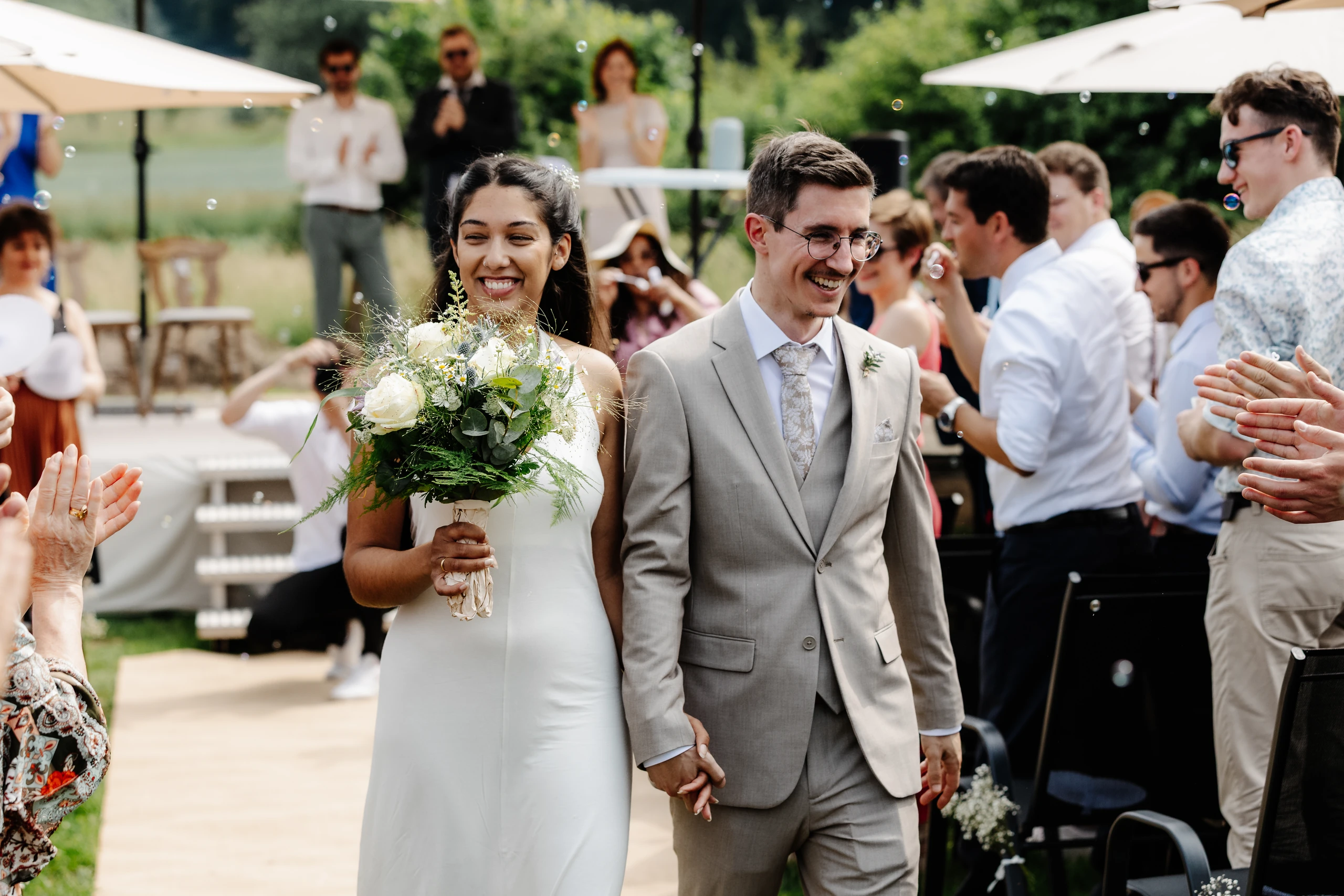 Hochzeitspaar auf dem Gelände des PRADO